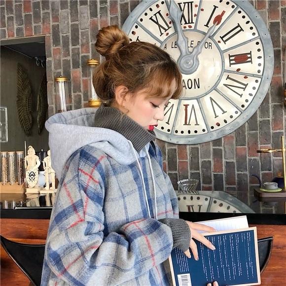 Women Long Sleeve Pullover Hoodie - Picture 6 of 7